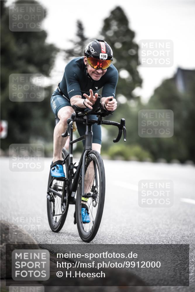 21.06.2026 - 29. Vierlanden-Triathlon H.Heesch http://msf.ph/oto/9912000 21.06.2026 09:48:49 Radfahren 138, 207, 247 meine-sportfotos.de