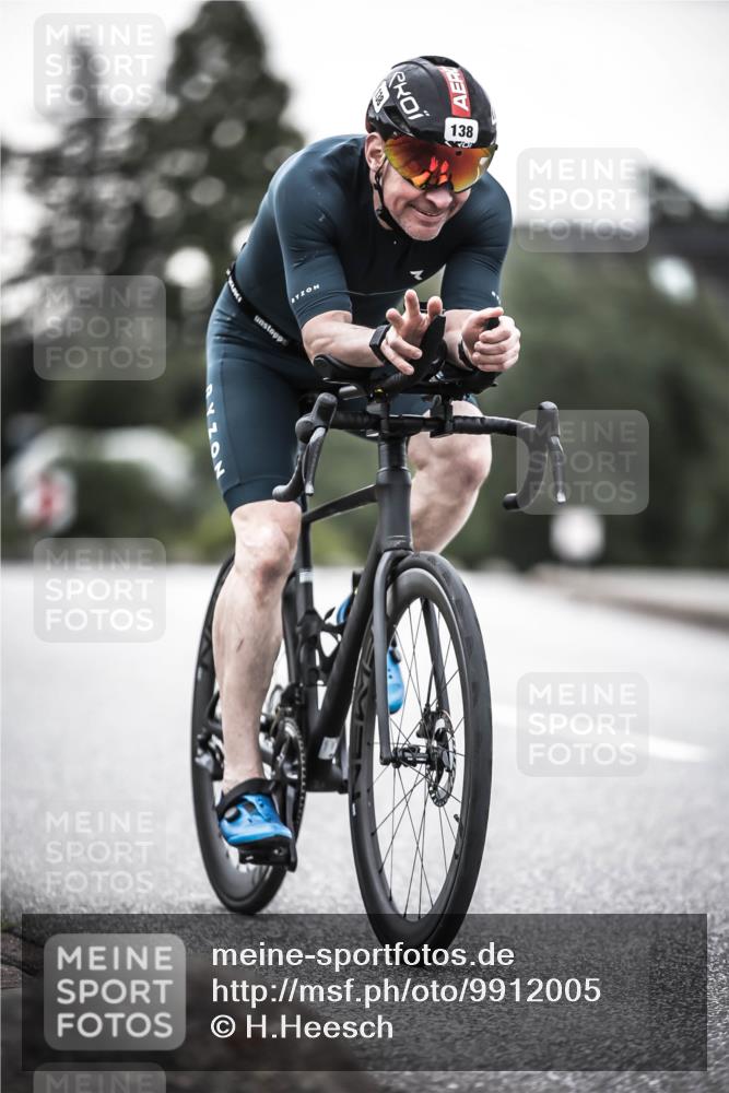 21.06.2026 - 29. Vierlanden-Triathlon H.Heesch http://msf.ph/oto/9912005 21.06.2026 09:48:50 Radfahren 138, 207, 247 meine-sportfotos.de