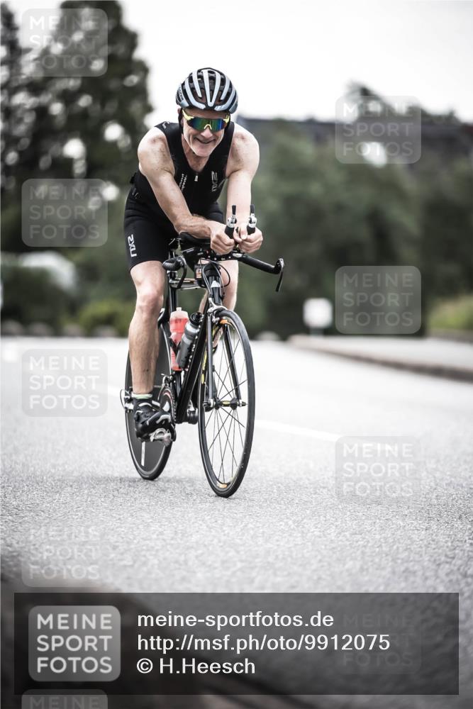 21.06.2026 - 29. Vierlanden-Triathlon H.Heesch http://msf.ph/oto/9912075 21.06.2026 09:49:27 Radfahren 116, 213, 298 meine-sportfotos.de