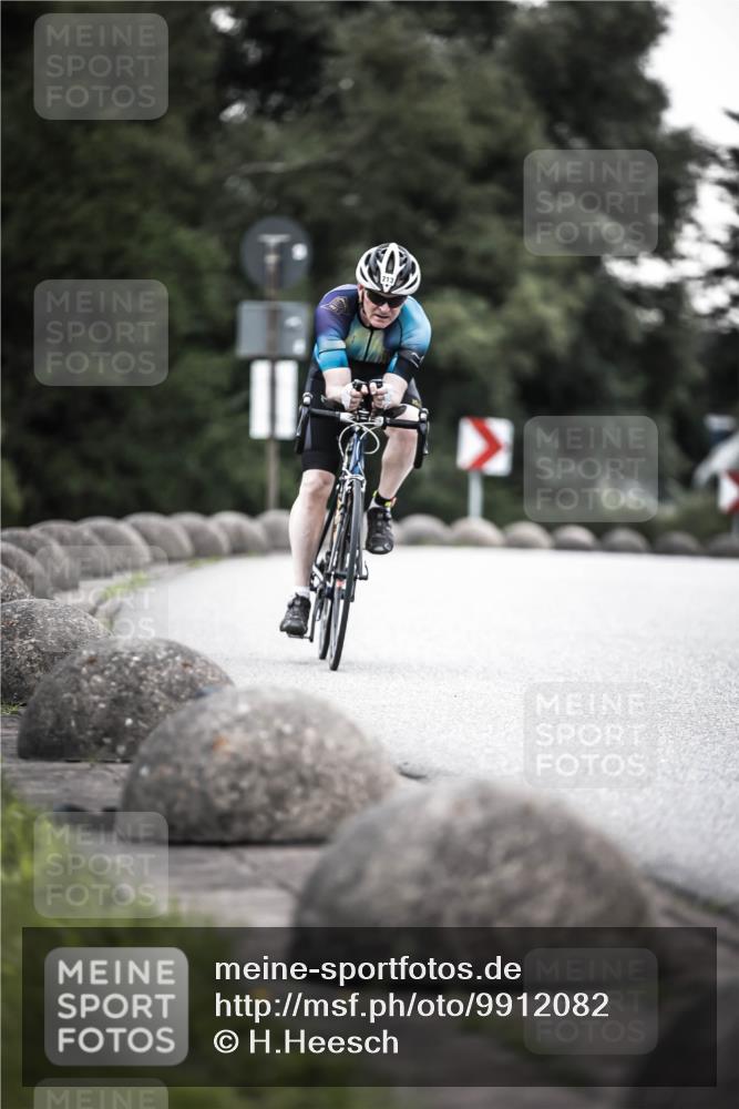 21.06.2026 - 29. Vierlanden-Triathlon H.Heesch http://msf.ph/oto/9912082 21.06.2026 09:49:33 Radfahren 213, 298 meine-sportfotos.de
