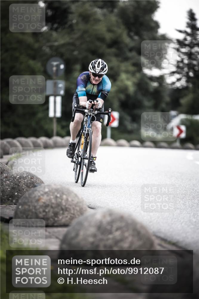 21.06.2026 - 29. Vierlanden-Triathlon H.Heesch http://msf.ph/oto/9912087 21.06.2026 09:49:33 Radfahren 213, 298 meine-sportfotos.de