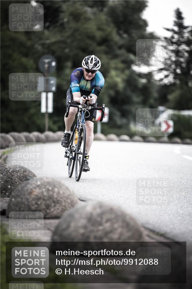 21.06.2026 - 29. Vierlanden-Triathlon H.Heesch http://msf.ph/oto/9912088 21.06.2026 09:49:33 Radfahren 213, 298 meine-sportfotos.de