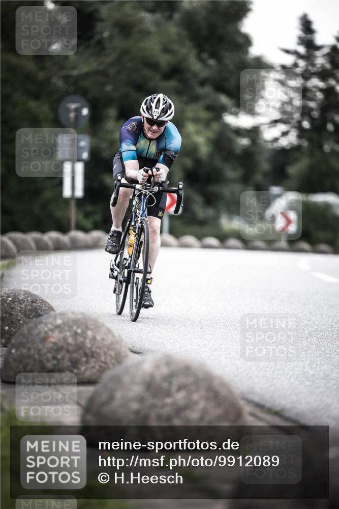 21.06.2026 - 29. Vierlanden-Triathlon H.Heesch http://msf.ph/oto/9912089 21.06.2026 09:49:33 Radfahren 213, 298 meine-sportfotos.de