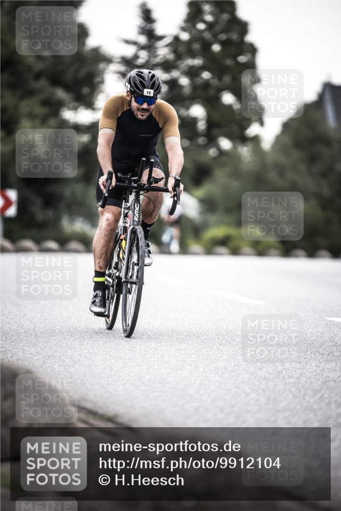 21.06.2026 - 29. Vierlanden-Triathlon H.Heesch http://msf.ph/oto/9912104 21.06.2026 09:51:09 Radfahren 15, 244 meine-sportfotos.de