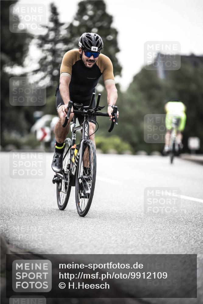 21.06.2026 - 29. Vierlanden-Triathlon H.Heesch http://msf.ph/oto/9912109 21.06.2026 09:51:09 Radfahren 15, 244 meine-sportfotos.de