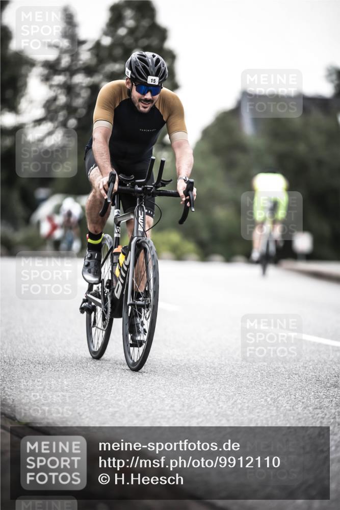 21.06.2026 - 29. Vierlanden-Triathlon H.Heesch http://msf.ph/oto/9912110 21.06.2026 09:51:10 Radfahren 15, 228, 244 meine-sportfotos.de