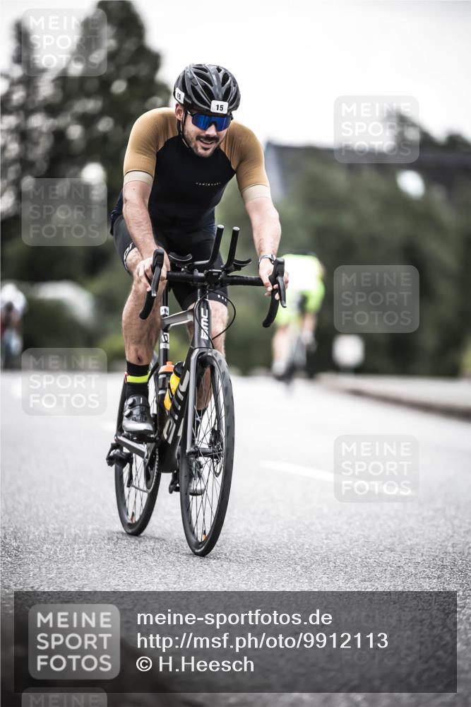 21.06.2026 - 29. Vierlanden-Triathlon H.Heesch http://msf.ph/oto/9912113 21.06.2026 09:51:10 Radfahren 15, 228, 244 meine-sportfotos.de
