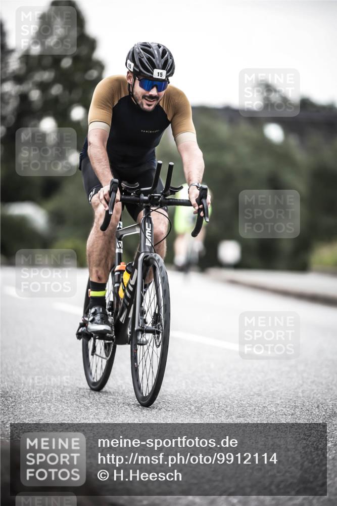 21.06.2026 - 29. Vierlanden-Triathlon H.Heesch http://msf.ph/oto/9912114 21.06.2026 09:51:10 Radfahren 15, 228, 244 meine-sportfotos.de