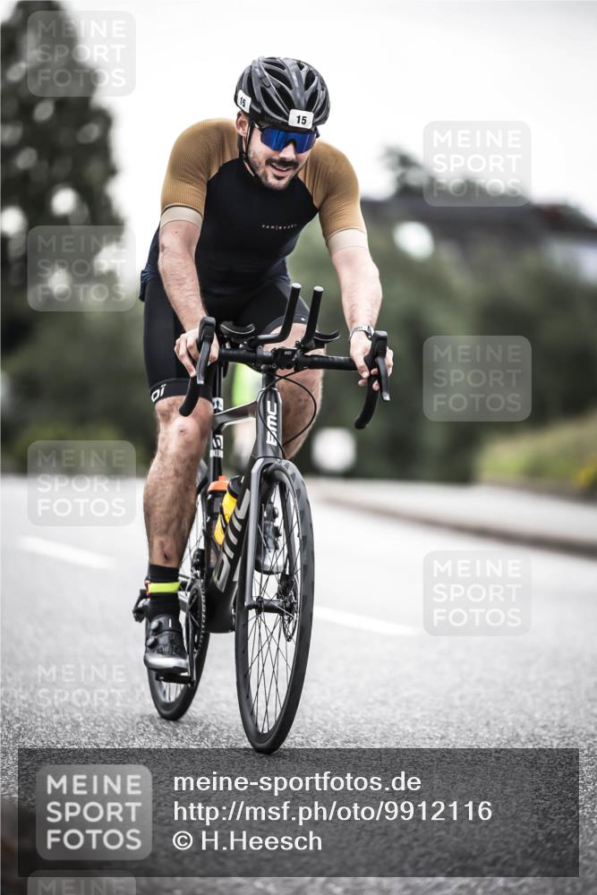 21.06.2026 - 29. Vierlanden-Triathlon H.Heesch http://msf.ph/oto/9912116 21.06.2026 09:51:10 Radfahren 15, 228, 244 meine-sportfotos.de