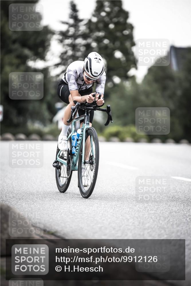 21.06.2026 - 29. Vierlanden-Triathlon H.Heesch http://msf.ph/oto/9912126 21.06.2026 09:51:16 Radfahren 32, 41, 42, 228, 244 meine-sportfotos.de