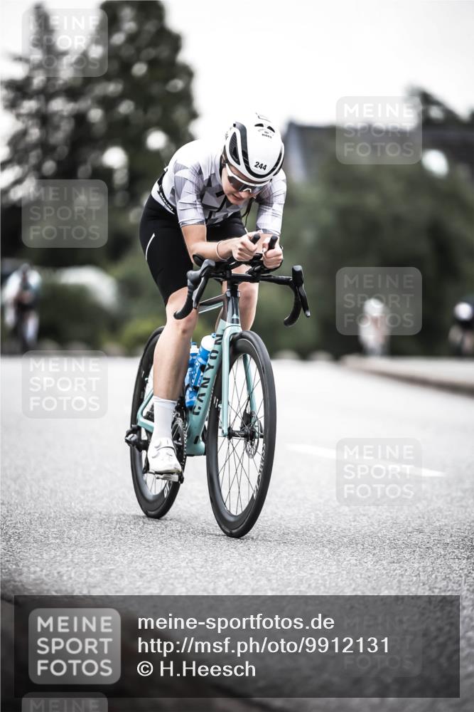 21.06.2026 - 29. Vierlanden-Triathlon H.Heesch http://msf.ph/oto/9912131 21.06.2026 09:51:16 Radfahren 32, 41, 42, 228, 244 meine-sportfotos.de
