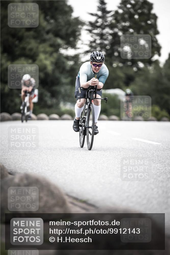 21.06.2026 - 29. Vierlanden-Triathlon H.Heesch http://msf.ph/oto/9912143 21.06.2026 09:51:21 Radfahren 32, 41, 42, 129, 228 meine-sportfotos.de