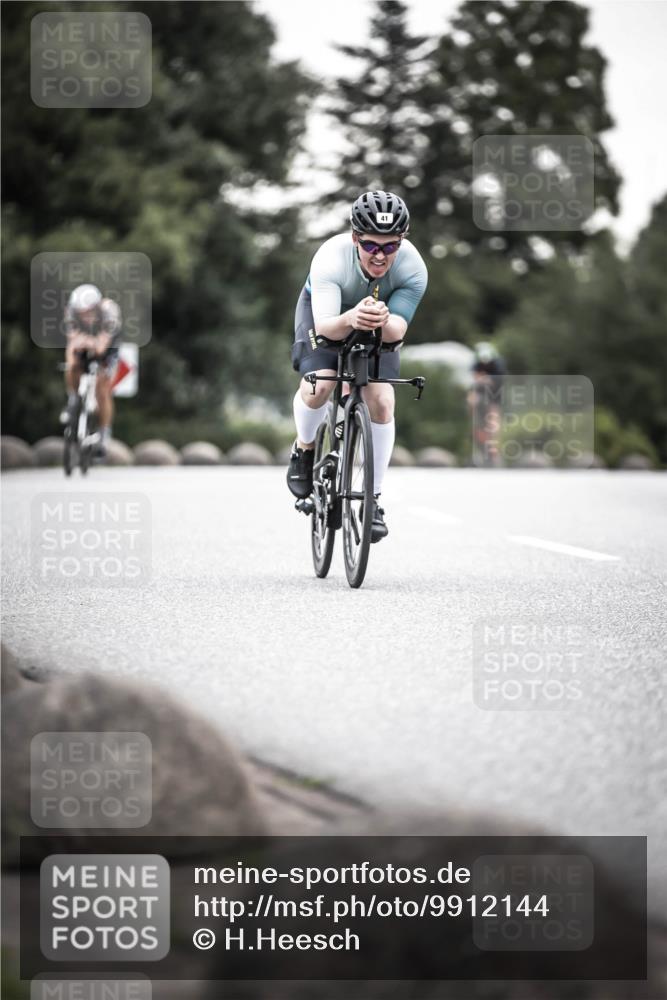 21.06.2026 - 29. Vierlanden-Triathlon H.Heesch http://msf.ph/oto/9912144 21.06.2026 09:51:21 Radfahren 32, 41, 42, 129, 228 meine-sportfotos.de