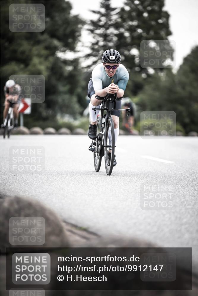 21.06.2026 - 29. Vierlanden-Triathlon H.Heesch http://msf.ph/oto/9912147 21.06.2026 09:51:21 Radfahren 32, 41, 42, 129, 228 meine-sportfotos.de