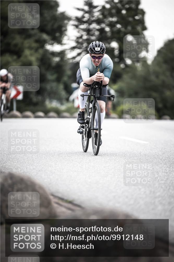 21.06.2026 - 29. Vierlanden-Triathlon H.Heesch http://msf.ph/oto/9912148 21.06.2026 09:51:21 Radfahren 32, 41, 42, 129, 228 meine-sportfotos.de