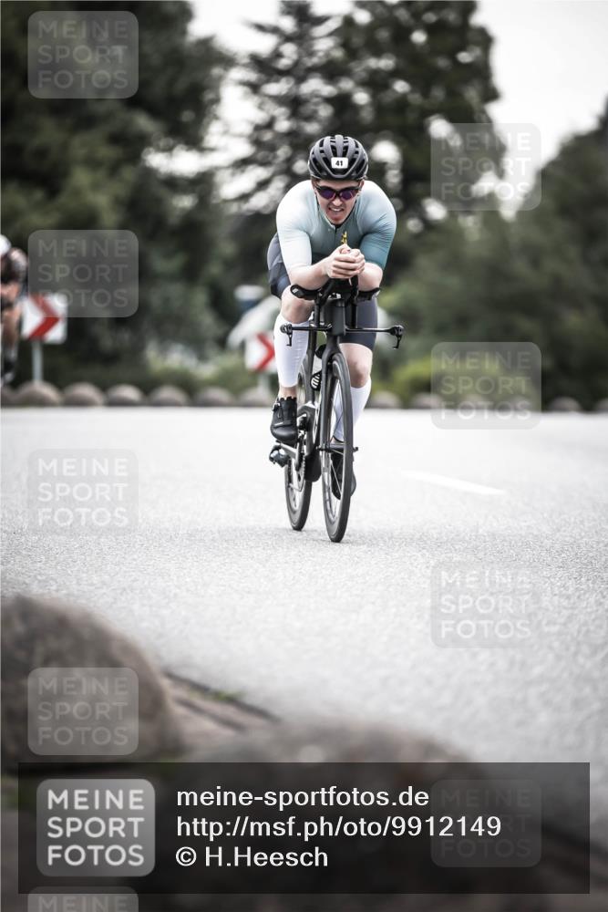 21.06.2026 - 29. Vierlanden-Triathlon H.Heesch http://msf.ph/oto/9912149 21.06.2026 09:51:21 Radfahren 32, 41, 42, 129, 228 meine-sportfotos.de