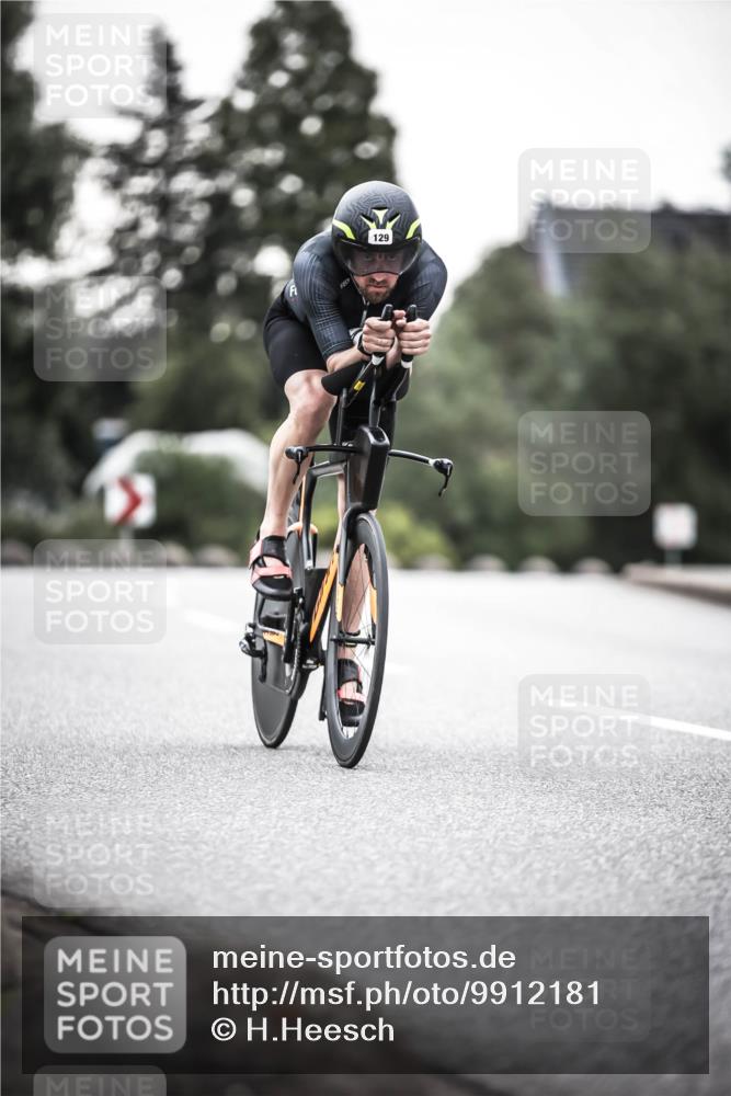 21.06.2026 - 29. Vierlanden-Triathlon H.Heesch http://msf.ph/oto/9912181 21.06.2026 09:51:26 Radfahren 32, 42, 129 meine-sportfotos.de