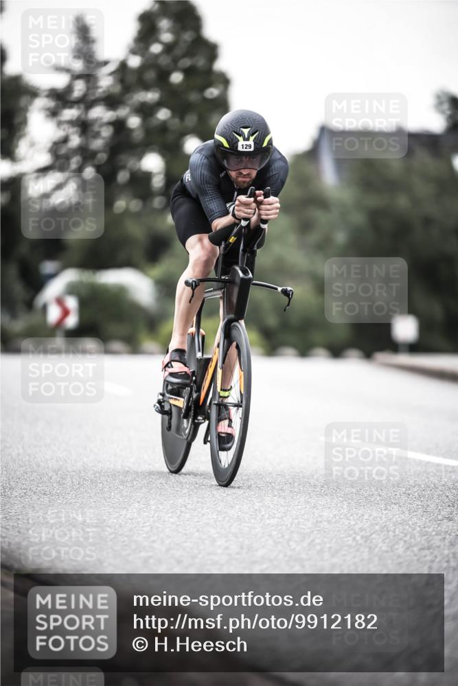 21.06.2026 - 29. Vierlanden-Triathlon H.Heesch http://msf.ph/oto/9912182 21.06.2026 09:51:26 Radfahren 32, 42, 129 meine-sportfotos.de