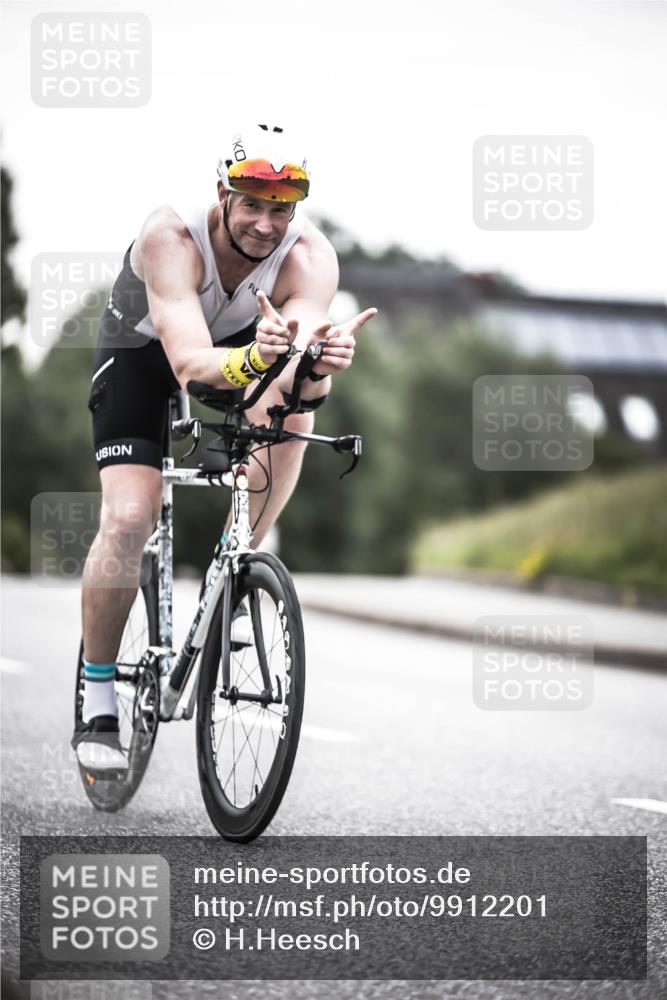 21.06.2026 - 29. Vierlanden-Triathlon H.Heesch http://msf.ph/oto/9912201 21.06.2026 09:52:02 Radfahren 61, 137, 211, 274, 300 meine-sportfotos.de