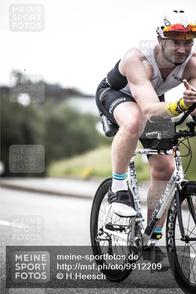 21.06.2026 - 29. Vierlanden-Triathlon H.Heesch http://msf.ph/oto/9912209 21.06.2026 09:52:02 Radfahren 61, 137, 211, 274, 300 meine-sportfotos.de