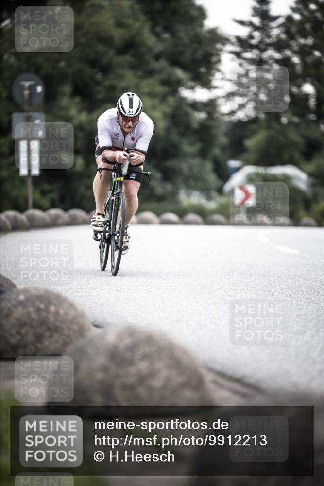 21.06.2026 - 29. Vierlanden-Triathlon H.Heesch http://msf.ph/oto/9912213 21.06.2026 09:52:06 Radfahren 76, 84, 132, 169, 211, 274, 300 meine-sportfotos.de