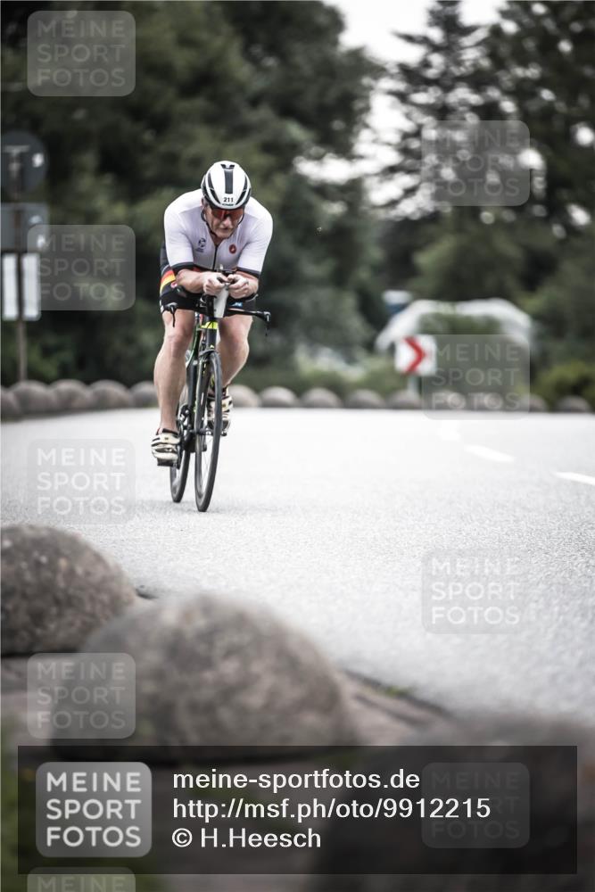 21.06.2026 - 29. Vierlanden-Triathlon H.Heesch http://msf.ph/oto/9912215 21.06.2026 09:52:06 Radfahren 76, 84, 132, 169, 211, 274, 300 meine-sportfotos.de