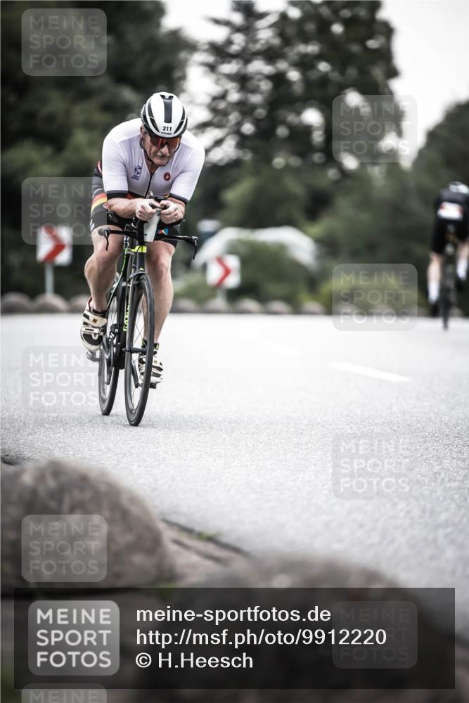 21.06.2026 - 29. Vierlanden-Triathlon H.Heesch http://msf.ph/oto/9912220 21.06.2026 09:52:06 Radfahren 76, 84, 132, 169, 211, 274, 300 meine-sportfotos.de