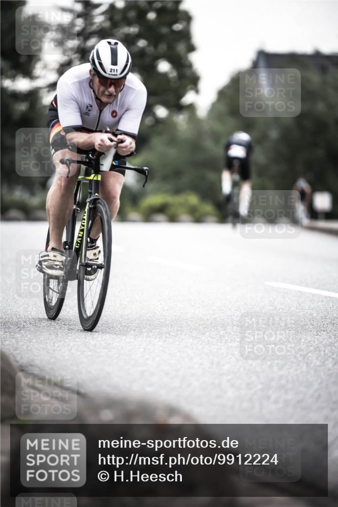 21.06.2026 - 29. Vierlanden-Triathlon H.Heesch http://msf.ph/oto/9912224 21.06.2026 09:52:07 Radfahren 76, 84, 132, 169, 211, 274, 300 meine-sportfotos.de
