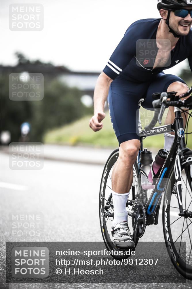 21.06.2026 - 29. Vierlanden-Triathlon H.Heesch http://msf.ph/oto/9912307 21.06.2026 09:53:13 Radfahren 24, 43, 280, 301 meine-sportfotos.de