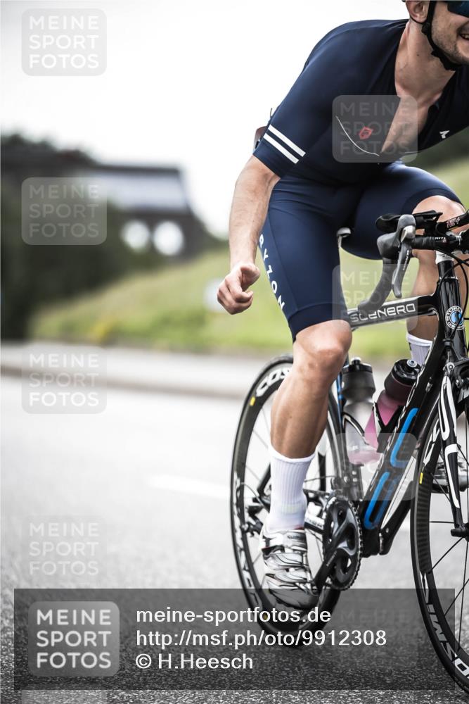 21.06.2026 - 29. Vierlanden-Triathlon H.Heesch http://msf.ph/oto/9912308 21.06.2026 09:53:13 Radfahren 24, 43, 280, 301 meine-sportfotos.de