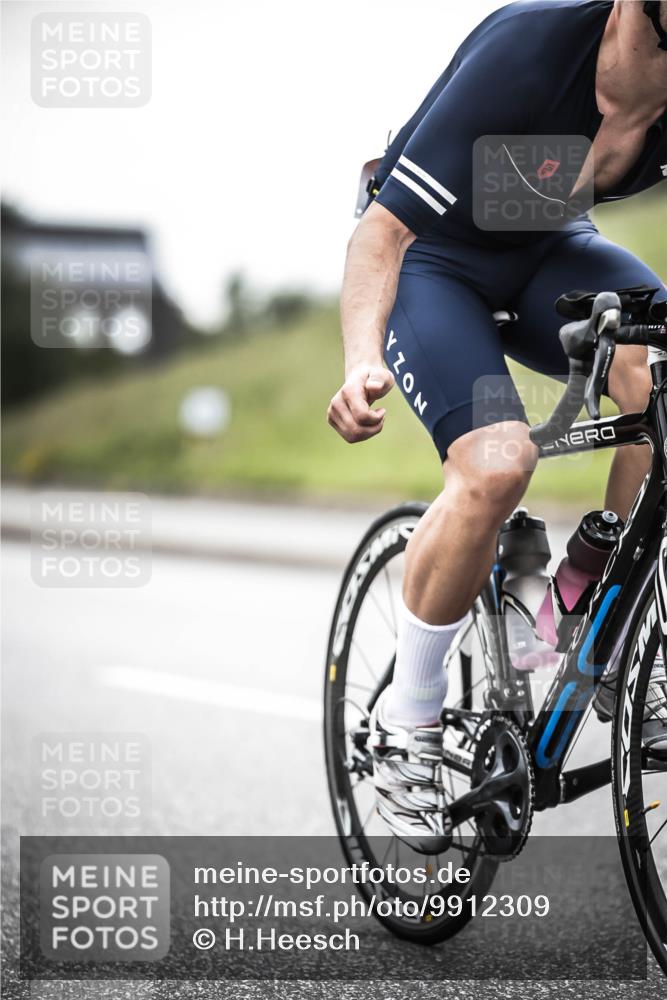 21.06.2026 - 29. Vierlanden-Triathlon H.Heesch http://msf.ph/oto/9912309 21.06.2026 09:53:13 Radfahren 24, 43, 280, 301 meine-sportfotos.de