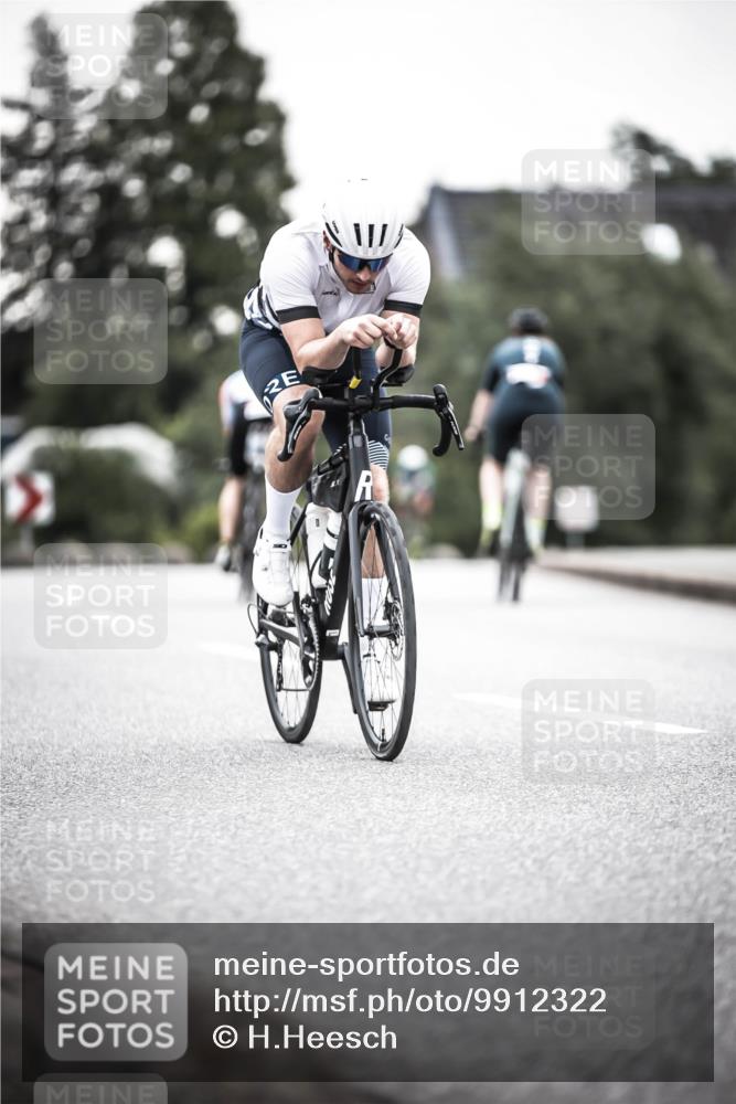 21.06.2026 - 29. Vierlanden-Triathlon H.Heesch http://msf.ph/oto/9912322 21.06.2026 09:53:34 Radfahren 51, 74, 79, 284, 302 meine-sportfotos.de
