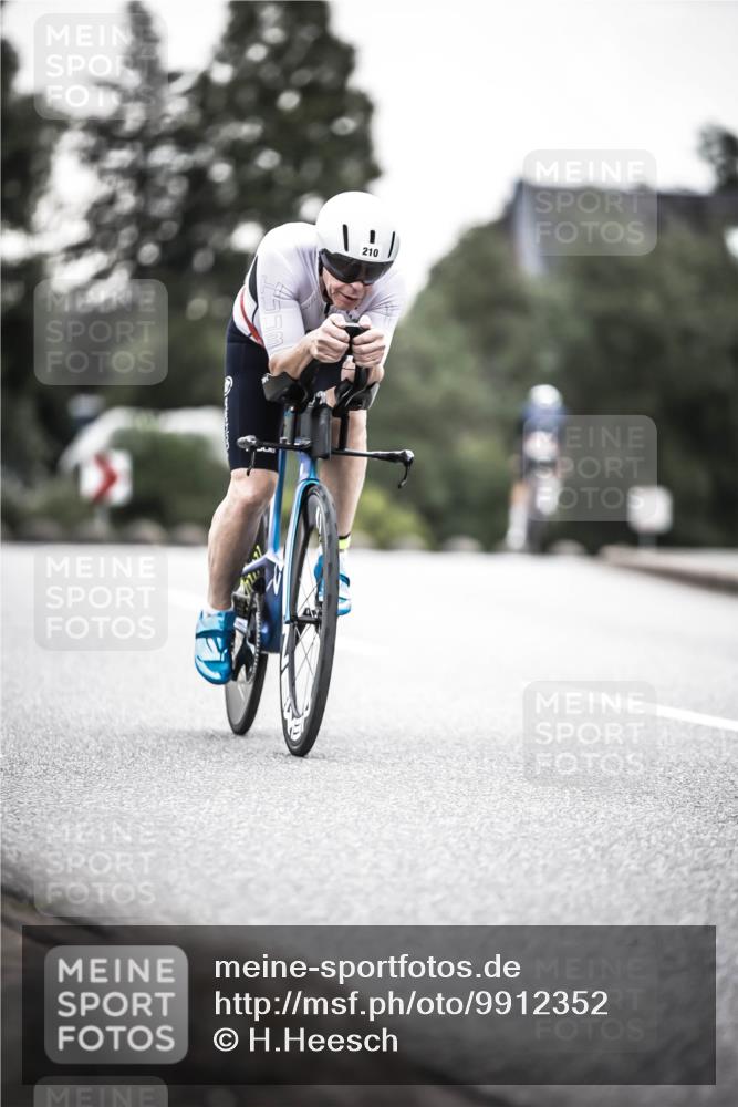 21.06.2026 - 29. Vierlanden-Triathlon H.Heesch http://msf.ph/oto/9912352 21.06.2026 09:53:44 Radfahren 72, 78, 91, 106, 112, 210, 266, 284 meine-sportfotos.de