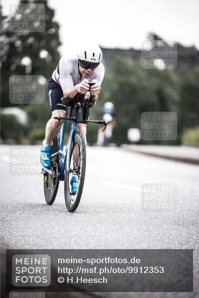 21.06.2026 - 29. Vierlanden-Triathlon H.Heesch http://msf.ph/oto/9912353 21.06.2026 09:53:45 Radfahren 72, 78, 91, 106, 112, 210, 266, 284 meine-sportfotos.de