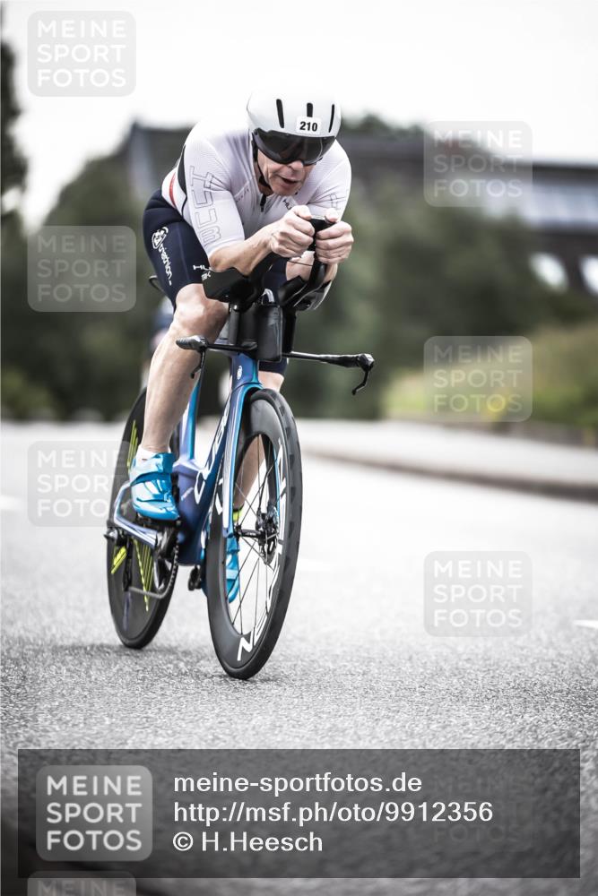 21.06.2026 - 29. Vierlanden-Triathlon H.Heesch http://msf.ph/oto/9912356 21.06.2026 09:53:45 Radfahren 72, 78, 91, 106, 112, 210, 266, 284 meine-sportfotos.de