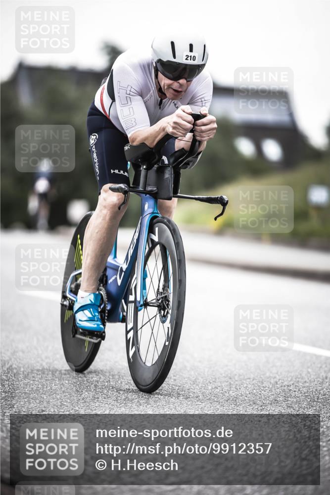 21.06.2026 - 29. Vierlanden-Triathlon H.Heesch http://msf.ph/oto/9912357 21.06.2026 09:53:45 Radfahren 72, 78, 91, 106, 112, 210, 266, 284 meine-sportfotos.de