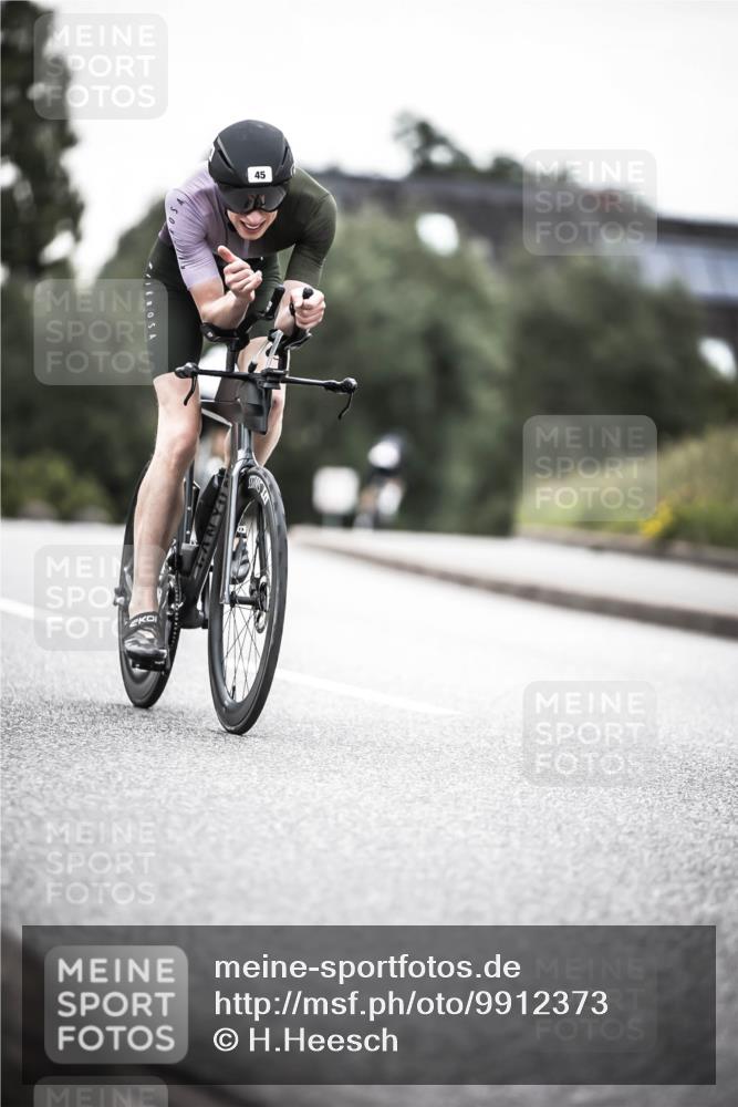 21.06.2026 - 29. Vierlanden-Triathlon H.Heesch http://msf.ph/oto/9912373 21.06.2026 09:54:03 Radfahren 45, 271 meine-sportfotos.de