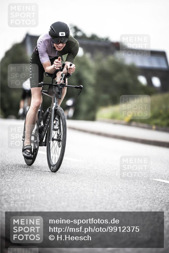 21.06.2026 - 29. Vierlanden-Triathlon H.Heesch http://msf.ph/oto/9912375 21.06.2026 09:54:03 Radfahren 45, 271 meine-sportfotos.de