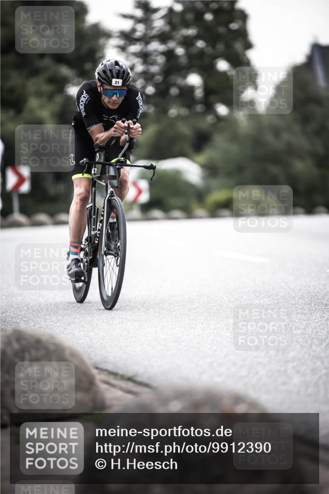 21.06.2026 - 29. Vierlanden-Triathlon H.Heesch http://msf.ph/oto/9912390 21.06.2026 09:54:16 Radfahren 21, 27, 164, 294 meine-sportfotos.de