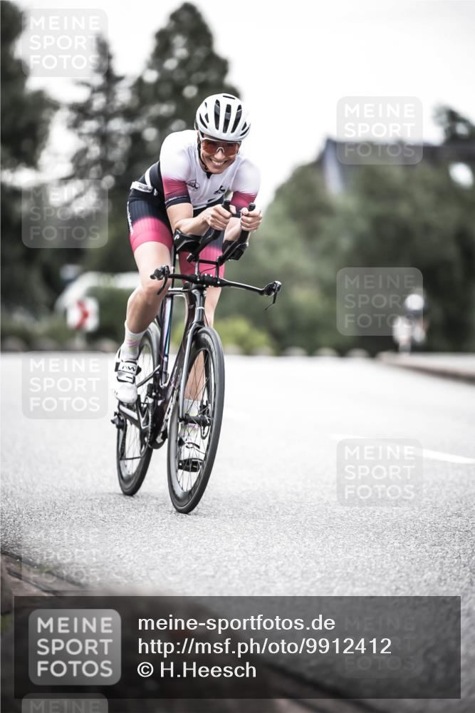 21.06.2026 - 29. Vierlanden-Triathlon H.Heesch http://msf.ph/oto/9912412 21.06.2026 09:54:33 Radfahren 4, 99, 141, 186, 226 meine-sportfotos.de