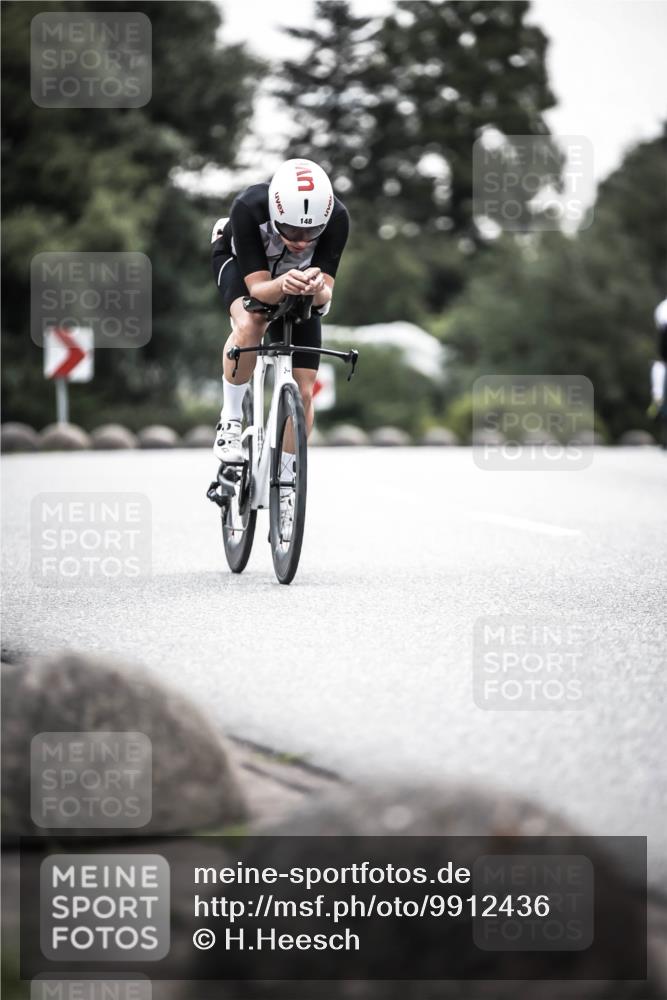 21.06.2026 - 29. Vierlanden-Triathlon H.Heesch http://msf.ph/oto/9912436 21.06.2026 09:55:00 Radfahren 128, 148, 292, 293 meine-sportfotos.de
