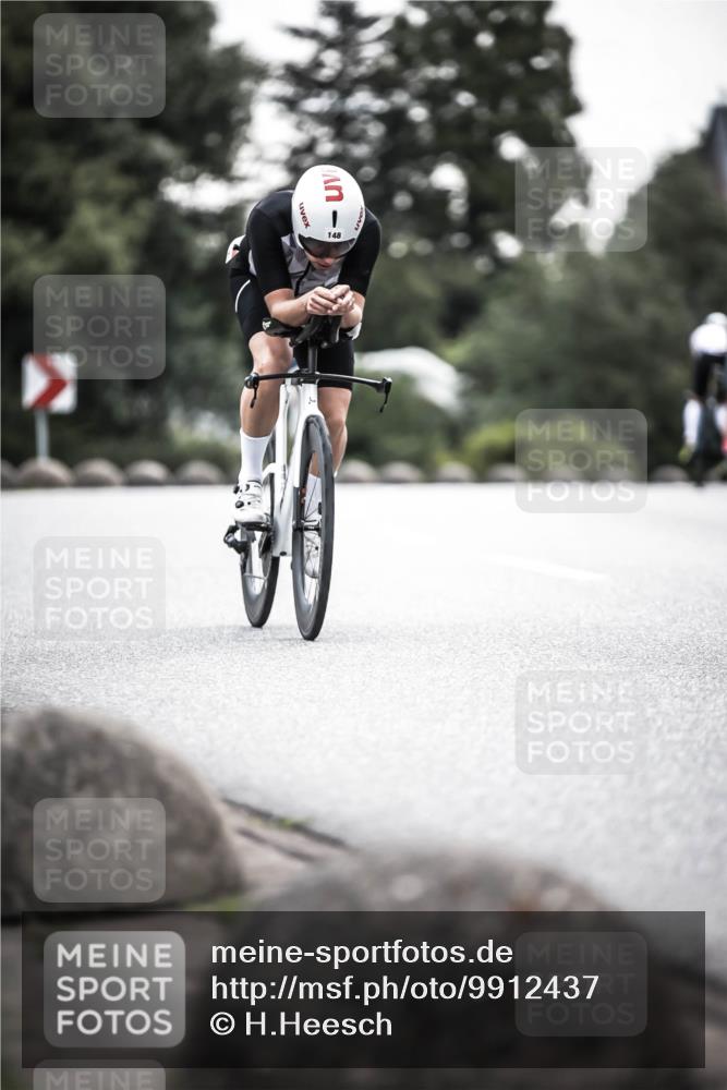 21.06.2026 - 29. Vierlanden-Triathlon H.Heesch http://msf.ph/oto/9912437 21.06.2026 09:55:00 Radfahren 128, 148, 292, 293 meine-sportfotos.de