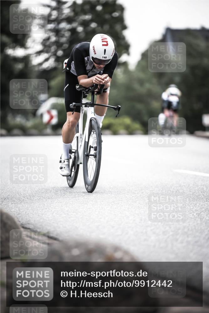 21.06.2026 - 29. Vierlanden-Triathlon H.Heesch http://msf.ph/oto/9912442 21.06.2026 09:55:00 Radfahren 128, 148, 292, 293 meine-sportfotos.de