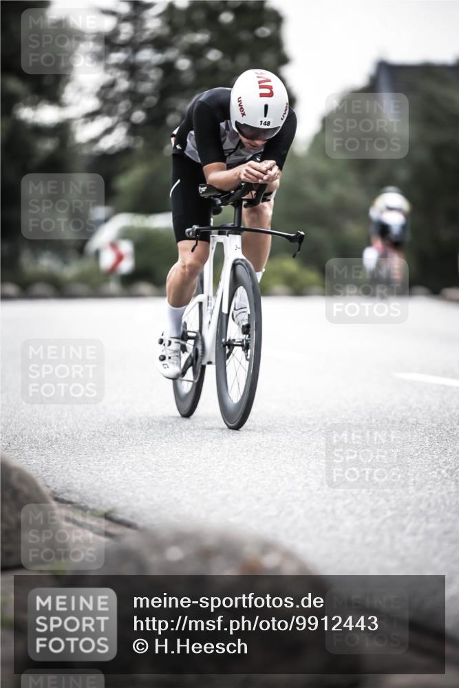 21.06.2026 - 29. Vierlanden-Triathlon H.Heesch http://msf.ph/oto/9912443 21.06.2026 09:55:00 Radfahren 128, 148, 292, 293 meine-sportfotos.de