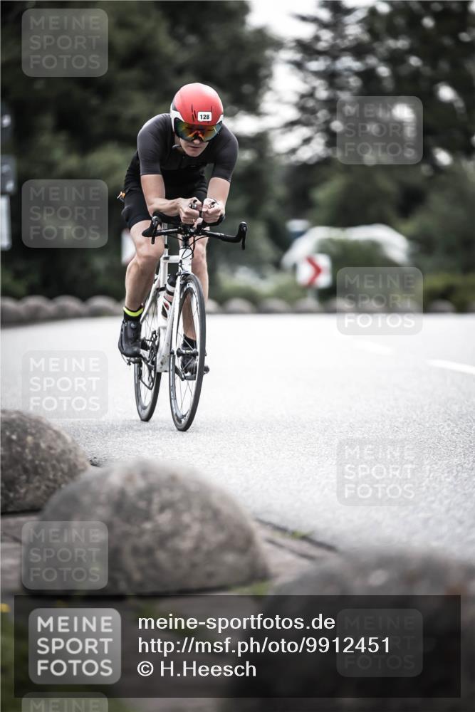 21.06.2026 - 29. Vierlanden-Triathlon H.Heesch http://msf.ph/oto/9912451 21.06.2026 09:55:02 Radfahren 128, 148, 264, 292 meine-sportfotos.de