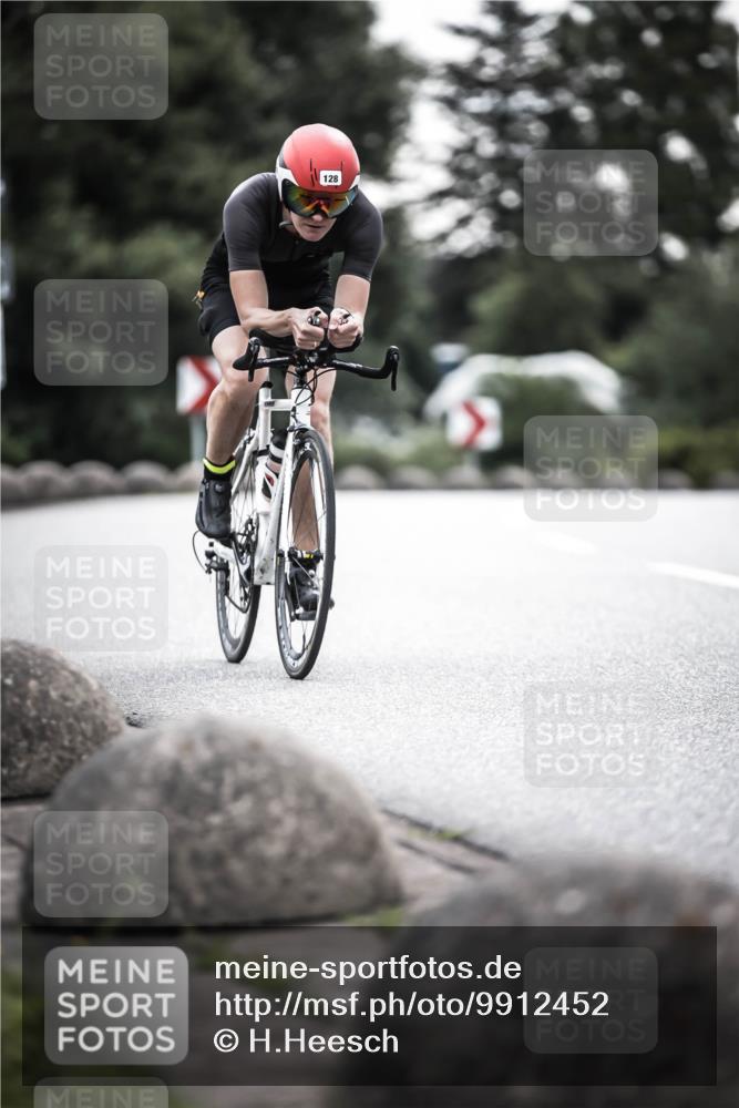 21.06.2026 - 29. Vierlanden-Triathlon H.Heesch http://msf.ph/oto/9912452 21.06.2026 09:55:03 Radfahren 128, 148, 264 meine-sportfotos.de