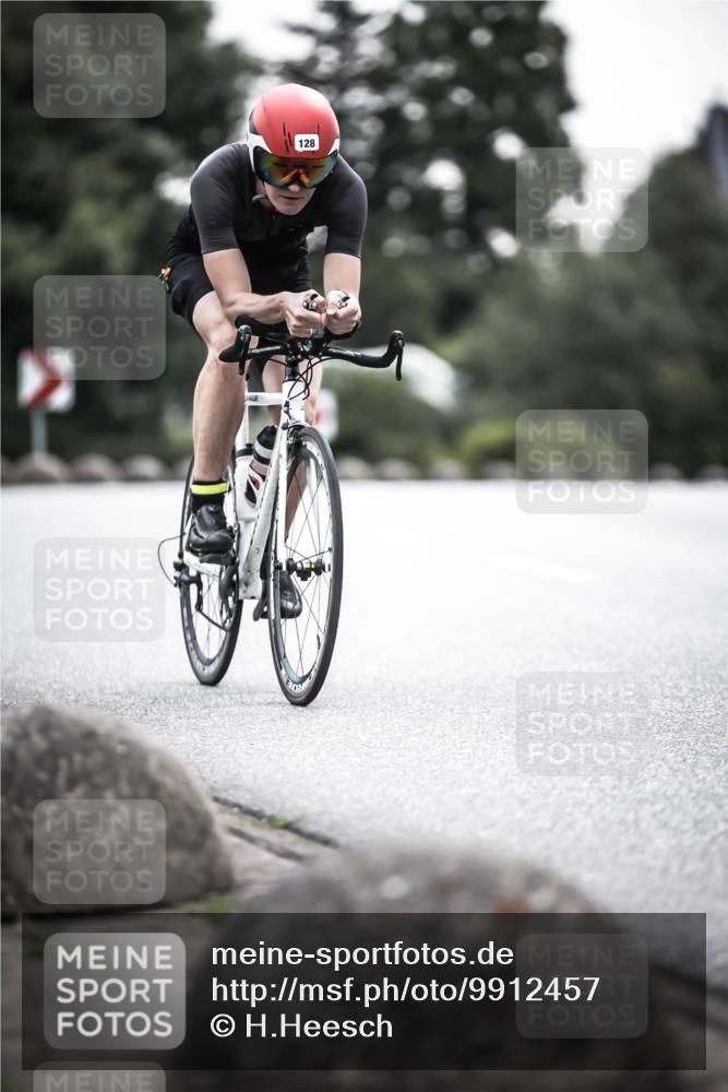 21.06.2026 - 29. Vierlanden-Triathlon H.Heesch http://msf.ph/oto/9912457 21.06.2026 09:55:03 Radfahren 128, 148, 264 meine-sportfotos.de
