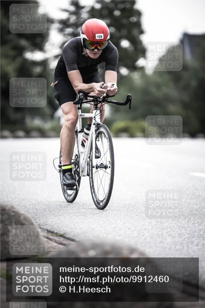 21.06.2026 - 29. Vierlanden-Triathlon H.Heesch http://msf.ph/oto/9912460 21.06.2026 09:55:03 Radfahren 128, 148, 264 meine-sportfotos.de