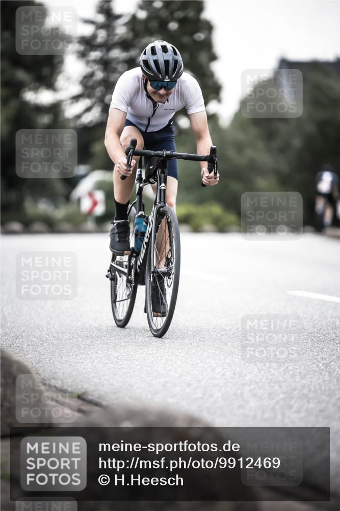 21.06.2026 - 29. Vierlanden-Triathlon H.Heesch http://msf.ph/oto/9912469 21.06.2026 09:55:22 Radfahren 20 meine-sportfotos.de