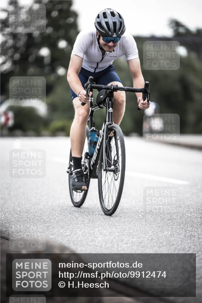 21.06.2026 - 29. Vierlanden-Triathlon H.Heesch http://msf.ph/oto/9912474 21.06.2026 09:55:22 Radfahren 20 meine-sportfotos.de